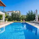 Contemporary Luxury Villa in Yalıkavak Center