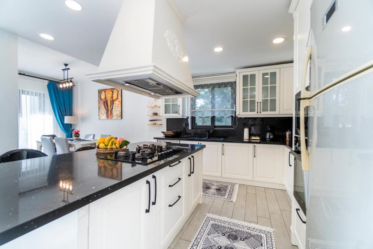 Contemporary Luxury In Yalıkavak Center Villa *