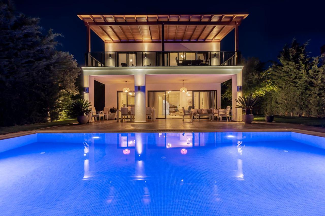 Contemporary Luxury In Yalıkavak Center Villa *